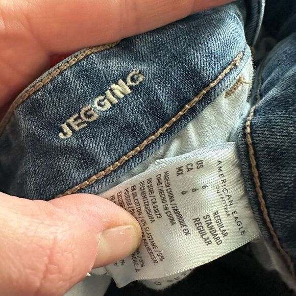 American Eagle distressed stretchy size 6 normcore jeggings - Picture 3 of 4